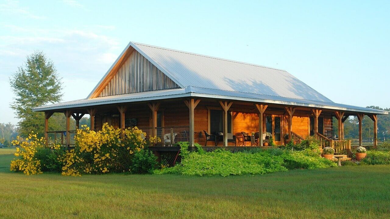 casa-in-legno-in-campagna